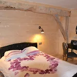 Bed & Breakfast Bubble Dreams