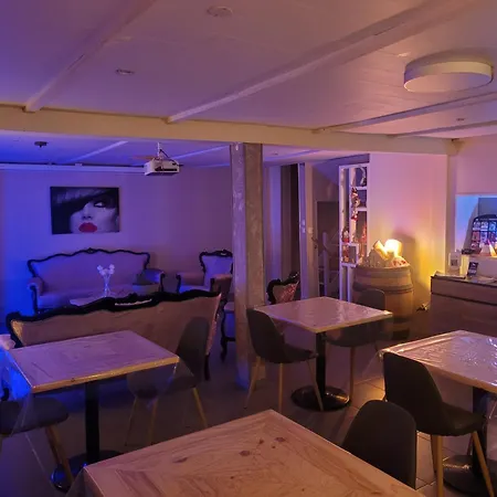 Bed & Breakfast Bubble Dreams 3*